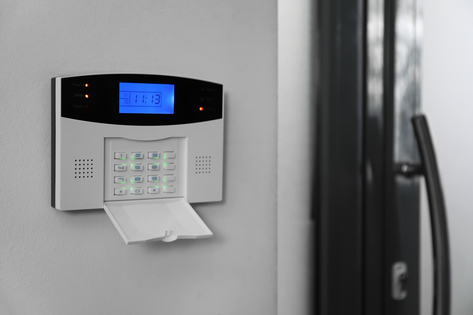 Panneau de commande et système de sécurité intérieur